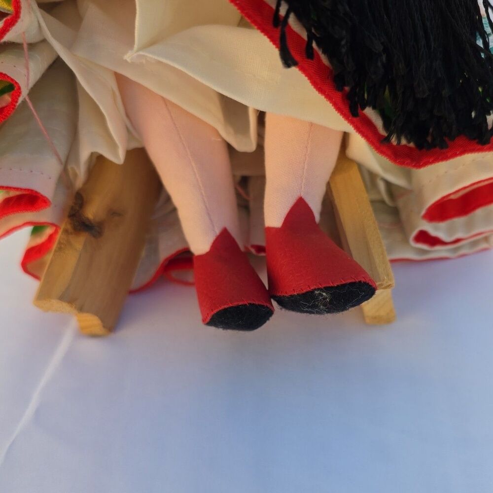 Hungarian MATYO Wedding Doll - Picture 6 of 6